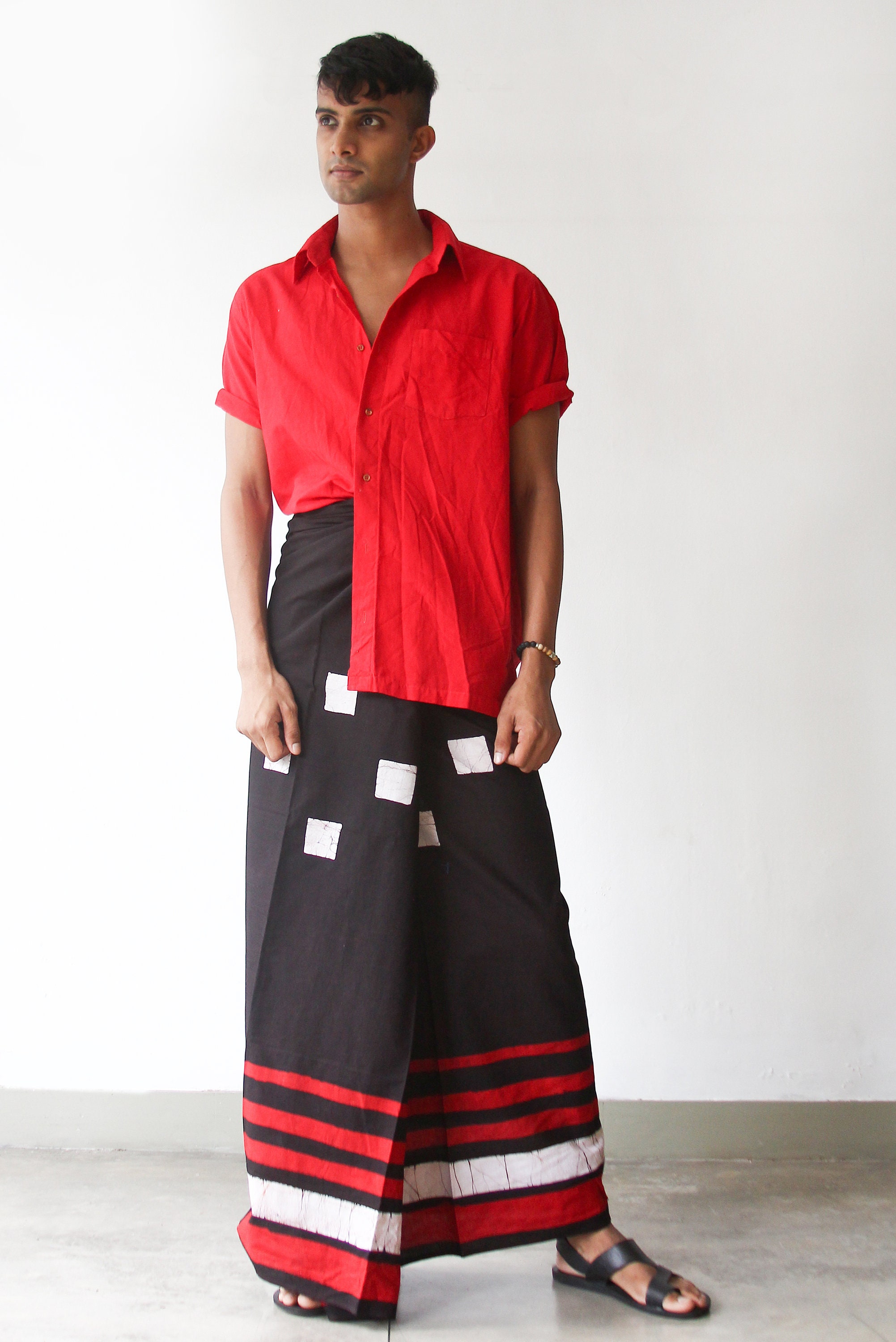 Batik Sarong Longyi Malong Unisex One Size Handmade Black & Red Design ...