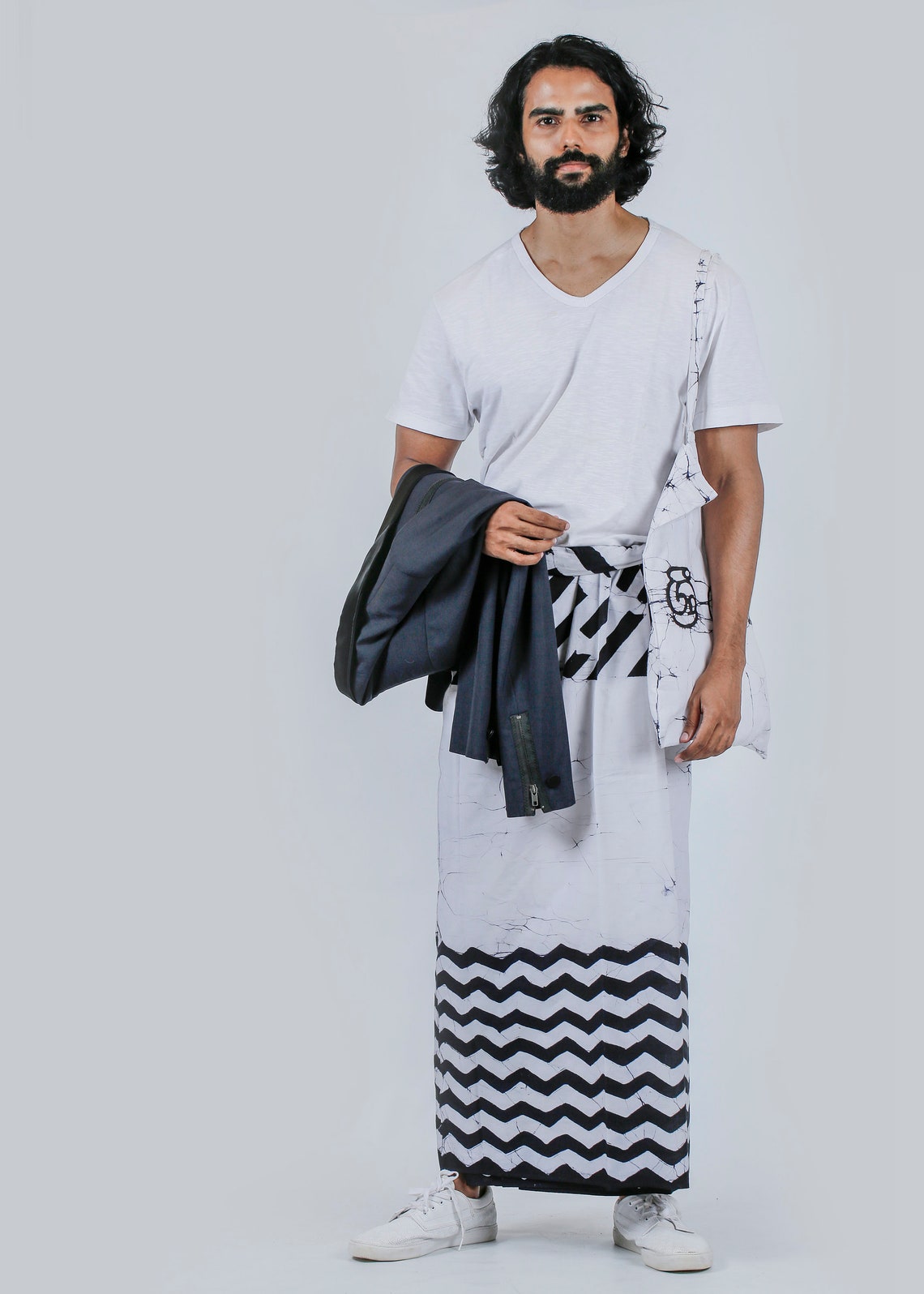 Batik Sarong Longyi Malong Unisex One Size Handmade Black & White ...