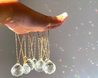 Apanhador de Sol para Carro | Acessório Pendurado com Aura de Arco-Íris | Pendurado em Vidro de Janela | Prisma de Cristal Dourado para Pendurar no Carro | Apanhador de Sol Rosa, Azul, Preto e Branco