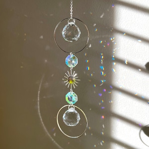 Atrapasueños Estrella Plateada / Prisma de Cristal Dorado Colgante / Adorno de Ventana Estilo Boho Sol / Regalo de Navidad / Accesorio para Coche Arcoíris Aura / Atrapasueños