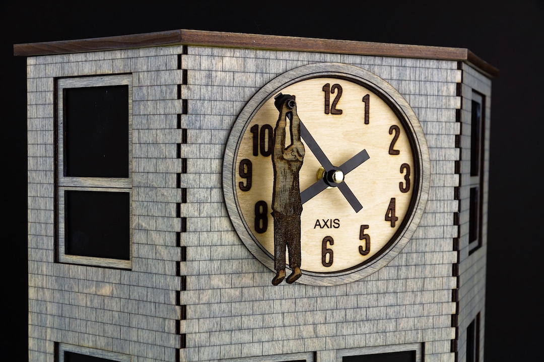 Harold Lloyd Hanging Man Clock - Etsy 日本