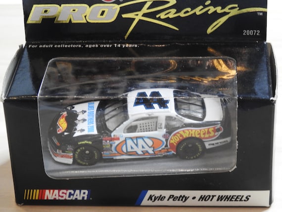 Vintage 1997 Hot Wheels Pro Racing NASCAR Kyle Petty #44 - 
