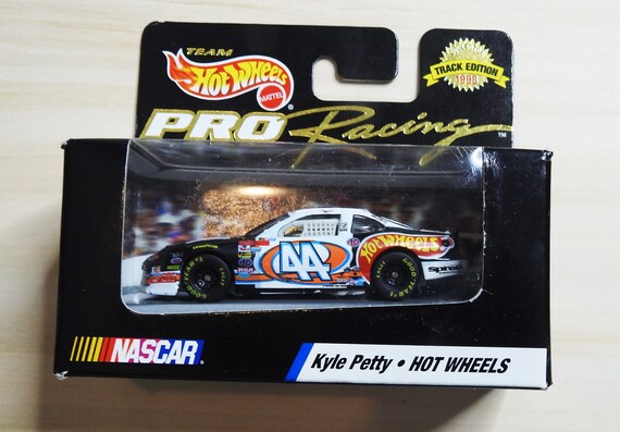 Vintage 1997 Hot Wheels Pro Racing NASCAR Kyle Petty #44 - 
