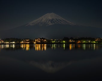 Photo Mount Fuji in Spring in the moonlight by night, Kawaguchiko Japan Large format Home decoration