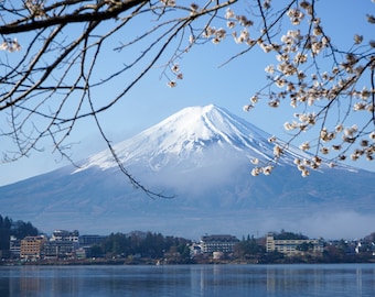 Photo Mont Fuji et cerisiers en fleurs après le lever du soleil, Kawaguchiko Japon Grand format Décoration maison