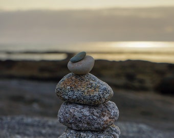 Photo Cairn près du phare de Gatteville à la pointe de Barfleur après le lever du soleil Normandie France Grand format Décoration maison