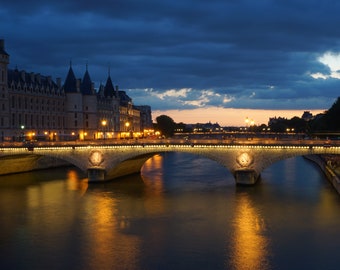 Photo La Seine depuis le pont Notre-Dame après le coucher du soleil, Paris France Grand format Décoration maison