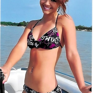 Ariana Grande 8&quot;x4&quot; color photo while on vacation