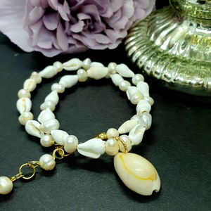 Shell Necklace. Shell Pendant. Shell Statement Necklace. Shell and Pearl&#39;s Necklace. Shell Choker. Pearl Choker. Handmade Choker