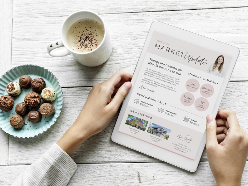 Op de afbeelding: Een tablet met een update van de vastgoedmarkt voor mei 2023. De tekst luidt "MARKET Update" en "Things are heating up. Now is the time to sell." De tekst bevat ook een marktsamenvatting met de volgende informatie: 210 nieuwe aanbiedingen, &euro; 864.444 mediane prijs, 10 dagen op de markt en 305 verkochte huizen. De tekst bevat ook een richtprijs van &euro; 755.444 voor eengezinswoningen.