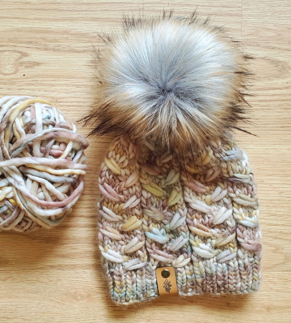 Hand Knit Merino Wool Beanie: Women display picture 1