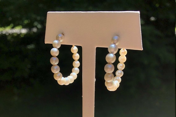 14kt Yellow Gold Freshwater Pearl Hoop Earrings