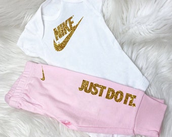 nike outfit pink