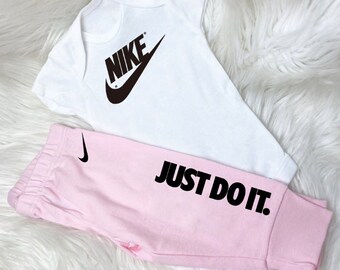 nike outfit pink and white