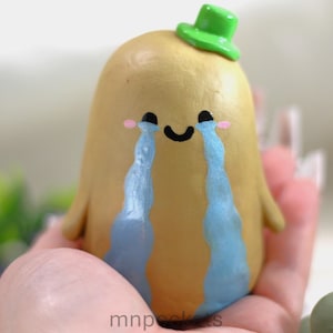 Kawaii Happy Crying Potato Figurine – Handmade Clay Desk Buddy | Cute Room Decor Gift | Emotional Support Buddy