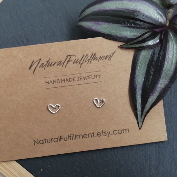 Dainty Heart Earrings | Tiny Stud Earrings | Silver Earrings | Filigrane Ohrstecker Herz | Filigrane Ohrstecker Silber | Boucles D Argent