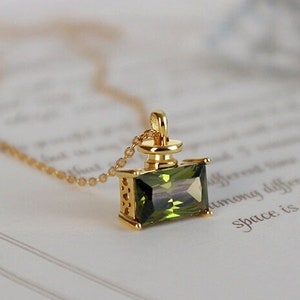 14K Gold Malachite Crystal Necklace, Sterling Silver Wedding Necklace, Unique Emerald Necklace, Delicate Green Charm Necklace, Pendant Gift