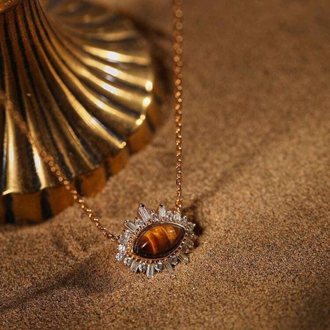 18k Gold Tiger Eye Gemstone Necklace 