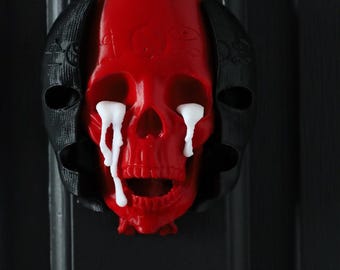 Large Sinner Skull Wall Hanging: Gothic Home Decor