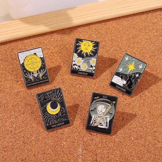 La Luna Tarot Cards Enamel Pin Witch Pin Gothic Pin Magic Pin