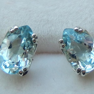 Aquamarine Faceted Pear Shaped Earrings / 7x5 mm / 925 Sterling / 16 Prong Fancy Setting