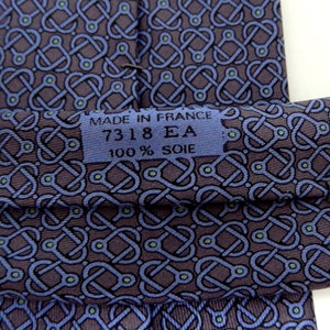 Cravates Hermès en soie vintage / Motifs rouges ou bleus / Fabriquées en France image 4