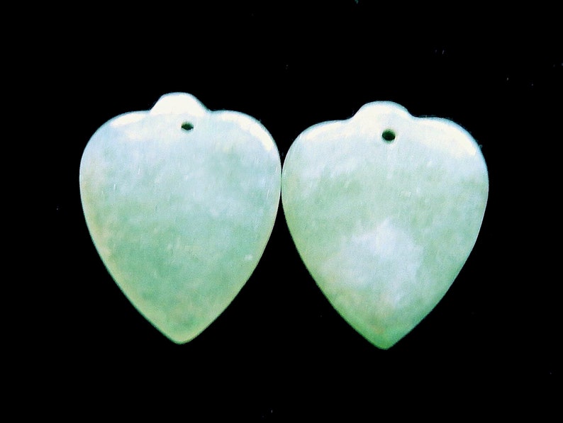 Natural Jadeite Hearts / Drilled / High Polish Pastel Green / Vintage Stones / 6 pcs. / Jewelry Components bild 1