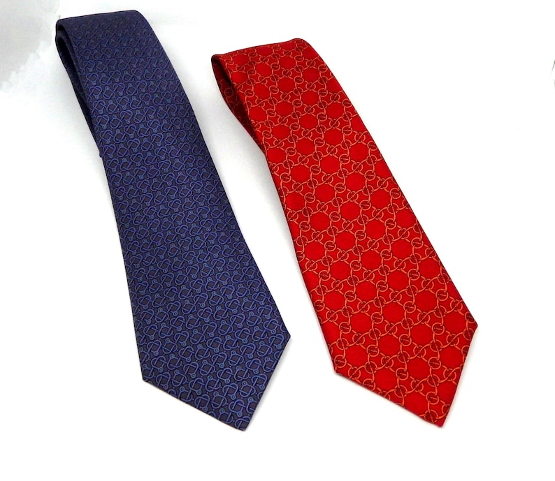 Cravates Hermès en soie vintage / Motifs rouges ou bleus / Fabriquées en France image 1