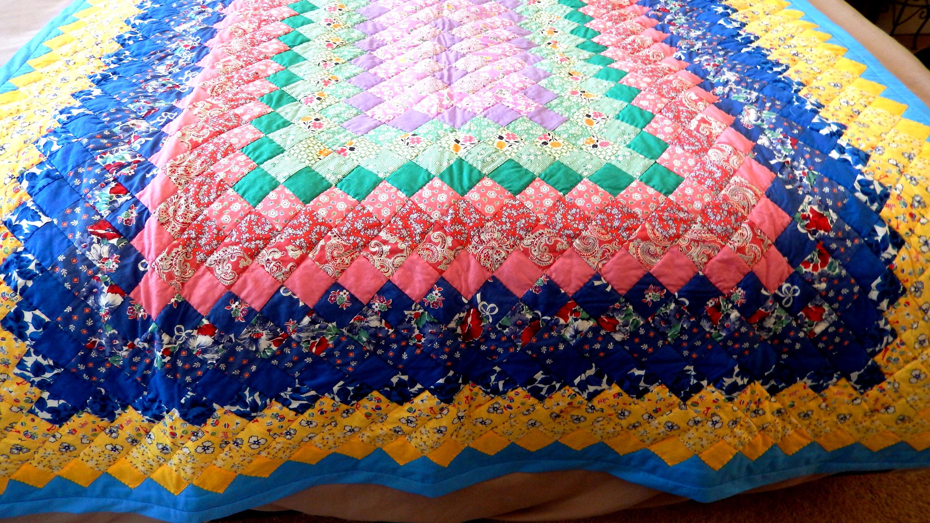 Vintage Hand Quilted Patchwork Quilt/60