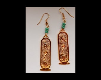 Ohrringe / MOM Cartouche / Altägyptische Hieroglyphen/Mixed Stones / 18K. Goldfarben / 7/8" - 3,25"