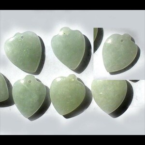Natural Jadeite Hearts / Drilled / High Polish Pastel Green / Vintage Stones / 6 pcs. / Jewelry Components bild 3