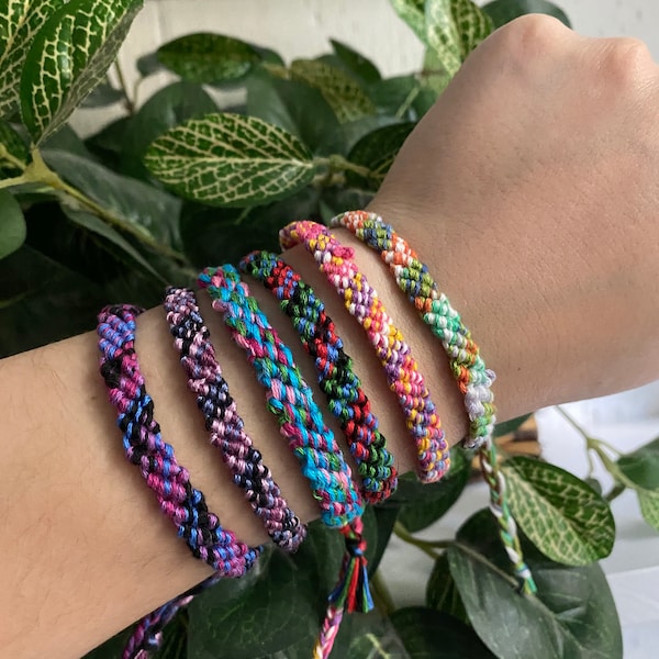 Funky Friendship Bracelet // Mix of colors // Embroidery Floss