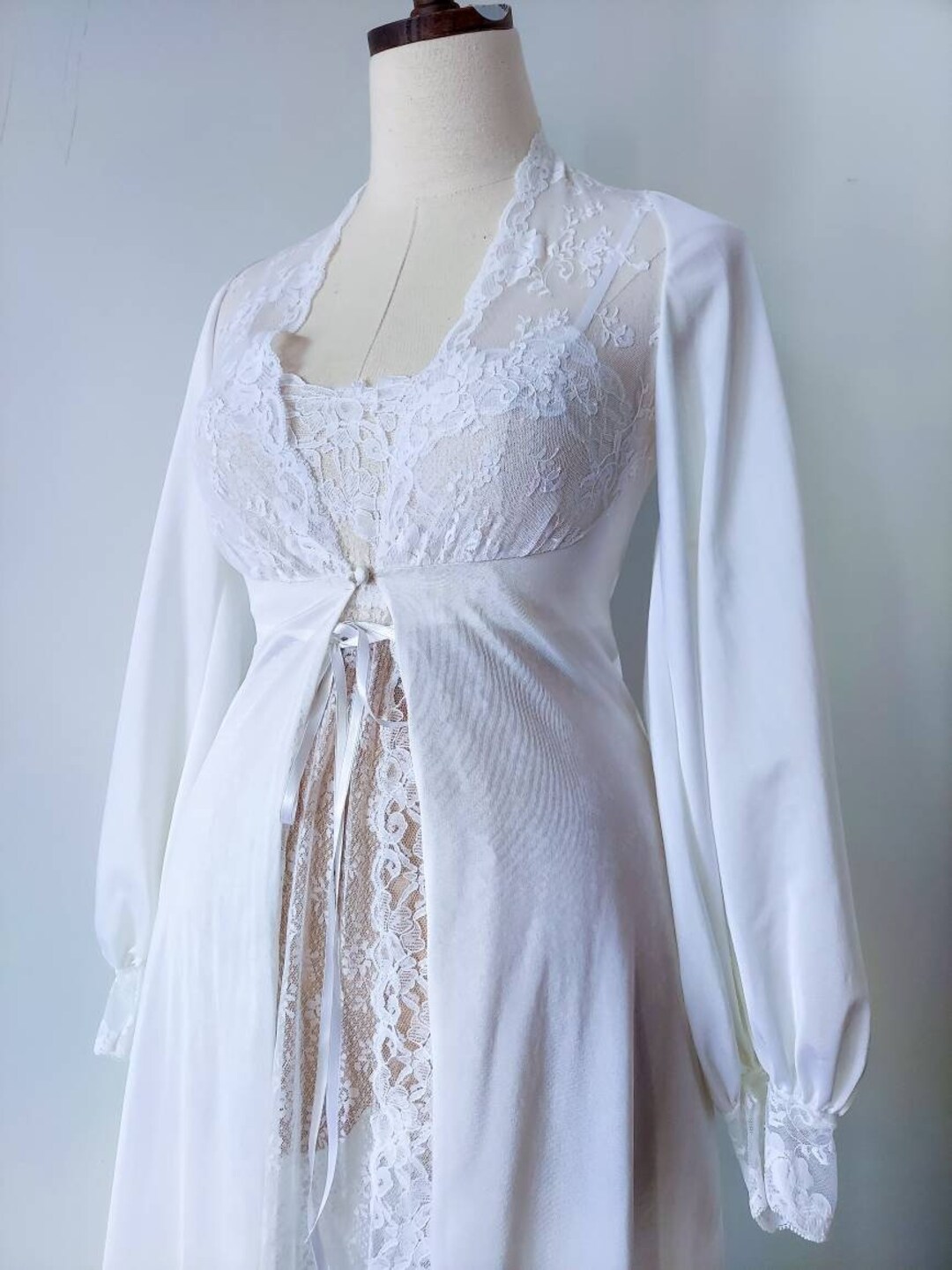 White Sheer Floral Lace Peignoir Set . Vintage Glydon Sheer Wedding ...