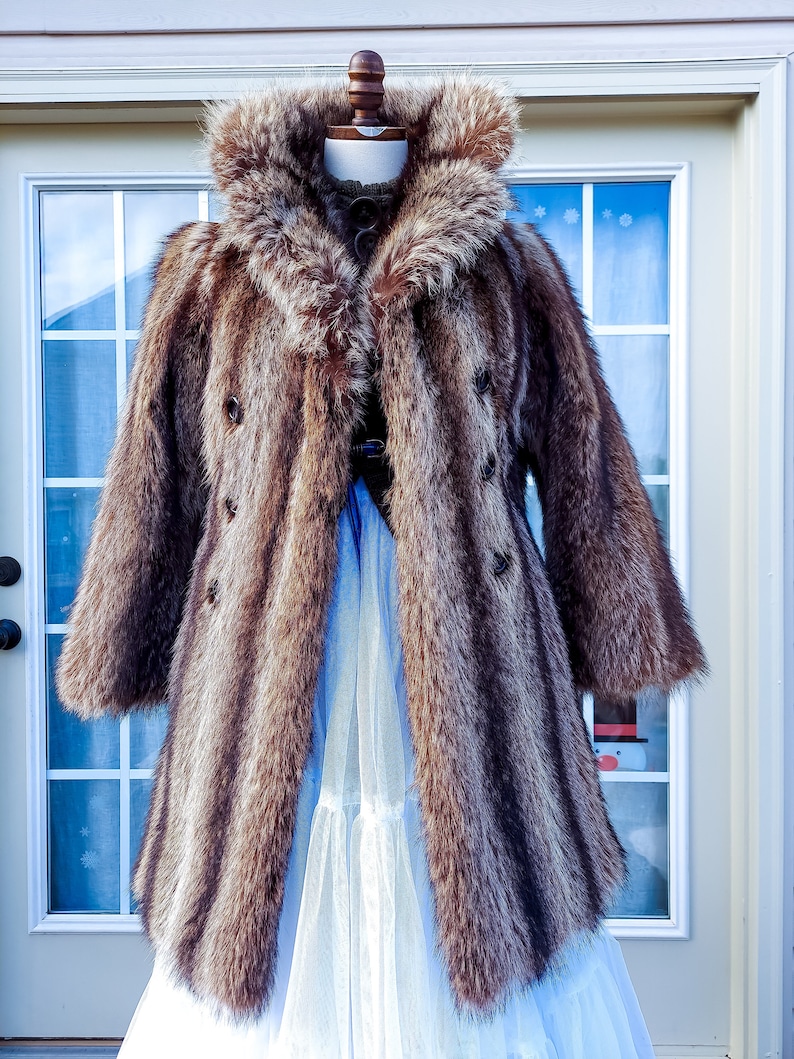 Authentic Vintage Fur Coat. Luminous Luxurious Fur Coat. Long 1970 Silk Lined Winter Fur Coat. Victor Sacks Vintage Fur Coat. Christmas Gift image 10