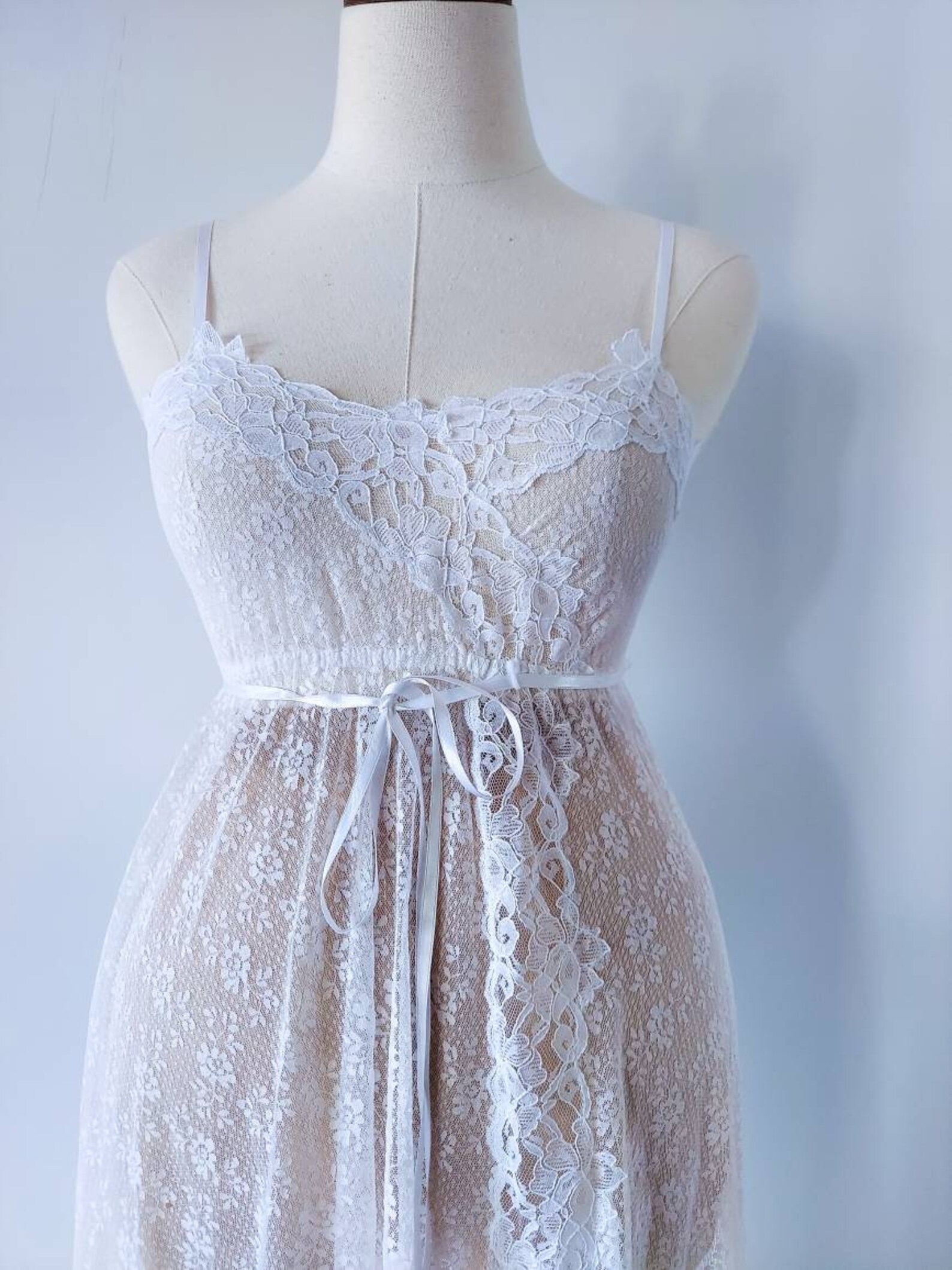 White Sheer Floral Lace Peignoir Set . Vintage Glydon Sheer Wedding ...