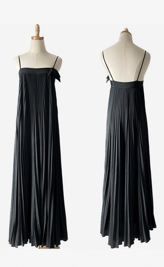 Black Maxi plisse Dress. Vintage Lucie Ann and Nei