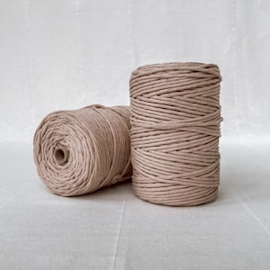 MAHINA yarn 4 mm twisted beige 200 m