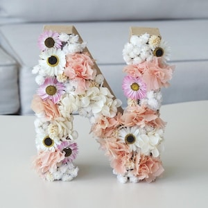 Carta hecha con flores secas