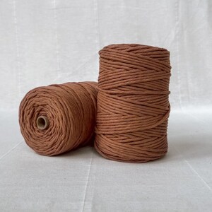 MAHINA yarn 4 mm twisted teddy brown 200 m