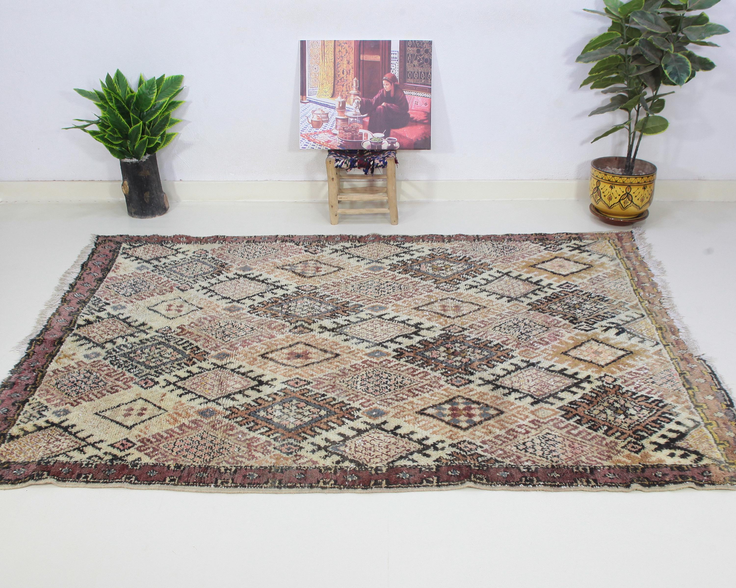 Vintage Moroccan 6x8 FT Rug Unique Wool Handmade Boho Vintage Moroccan 6x8 FT Rug Unique Wool Handmade Boho
