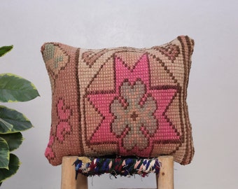 Vintage Boujaad Pillow-vintage Moroccan Pillow- Old Boujaad Cushion- Old Moroccan pillow( 17 x 14 inches )_cushion rug-decorative pillow