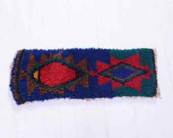 rug 38"x13"_boucherouite rug_small moroccan rug_handwoven rug_bleu and green rug_authentic rug_entry rug_berber rug_vintage rug_boujaad rug