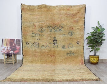 Vintage Beni Mguild Rug-Vintage Boujaad Wool rug-Berber Rug-Beige Rugs For Living Room-Vintage Kilim Rug-Area Rug-Bedroom Decor Aesthetic