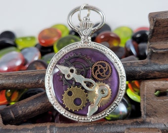 Lila Uhr Anhänger, Resin Anhänger, Steampunk Themed Schmuck