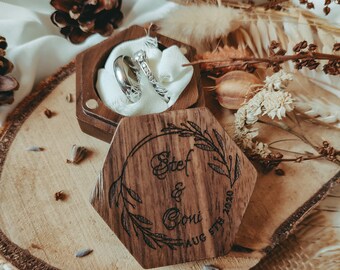 Caja para anillos de madera/ Caja para anillos de boda/ Caja para guardar anillos/ Caja para anillos para ceremonia de boda/ Caja para anillos de compromiso/ Caja para anillos de madera grabada