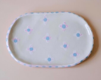 Piatto portaoggetti in ceramica fatto a mano: vassoio portaoggetti floreale (4,5x3 pollici)