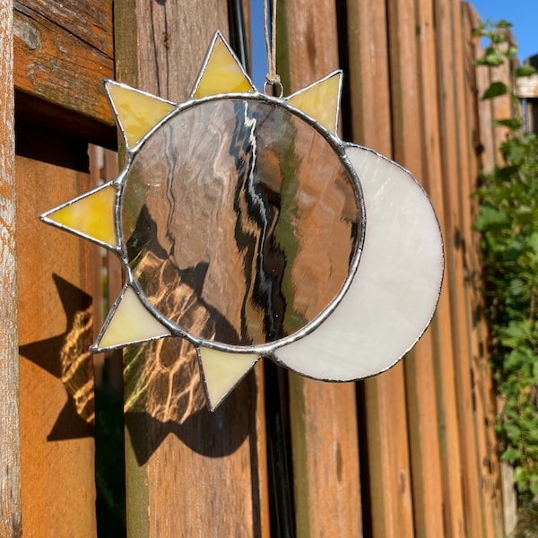 Atrapasol de sol y luna