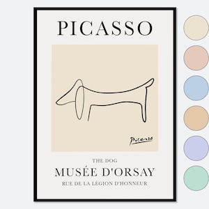 Peut inclure: Une affiche encadrée présentant un dessin au trait noir d'un chien par Picasso sur fond beige. Le texte indique PICASSO, THE DOG, MUSÉE D'ORSAY, RUE DE LA LÉGION D'HONNEUR, et une signature. Six cercles colorés sont disposés verticalement à droite.