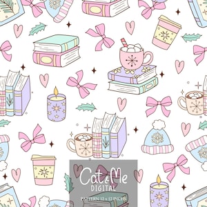 Puede incluir: Un patrón sin costuras que presenta una variedad de ilustraciones de temática invernal, que incluyen libros, velas, tazas de chocolate caliente y gorros de invierno. Las ilustraciones están dibujadas en un estilo caprichoso con colores pastel y copos de nieve. El texto "Cat & Me Digital" está incluido en el patrón.