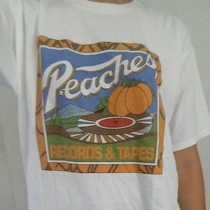 Peaches Records Shirt , Records And Tapes Tshirt , Records Tshirt , 70s Vintage T Shirt , 1970 Tshirt Men & Women , Music Lover Gift , Vinyl